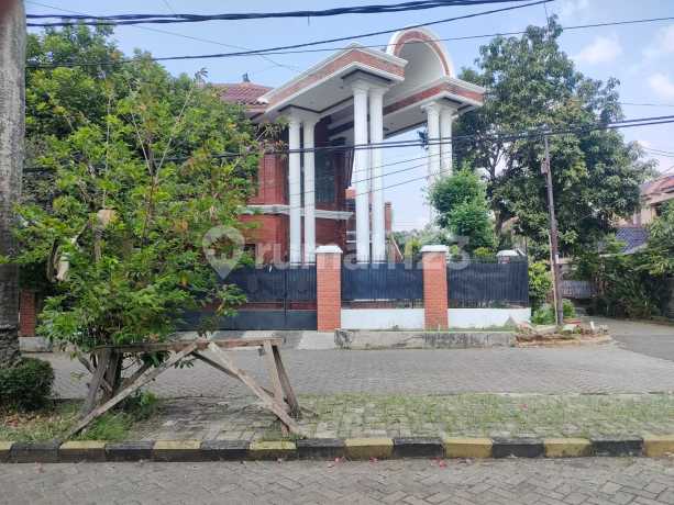 Strategic Hook House 2 Plots Merged into One, Cipulir Estate Garden, Cipadu. Strategic Hook House 2 Plots Merged into One, Cipulir Estate Garden, Cipadu.