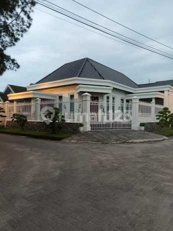 Rumah Mewah Posisi Hook Daerah Tasbih 1 Dekat Focal Point