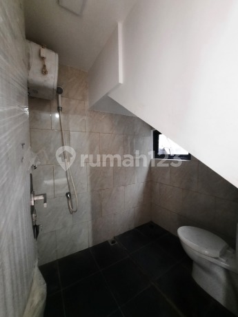 Rumah Cisauk Sudah Renovasi Siap Huni