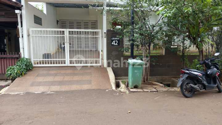 Hanya 5 Menit ke Kuningan! Rumah Strategis 237M² di Kompleks Loka Indah, Pancoran - Jaksel