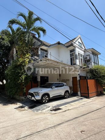 Rumah Hook Permata Puri Cibubur Dekat Kestasiun LRT Nego