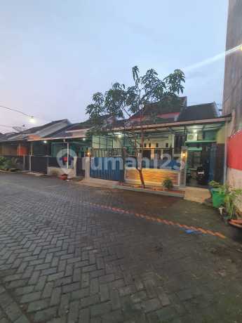 Lingkungan Kampus Full Furnished, Unmuh 3 Menit, Unej 5 Menit Lingkungan Kampus Full Furnished, Unmuh 3 Menit, Unej 5 Menit