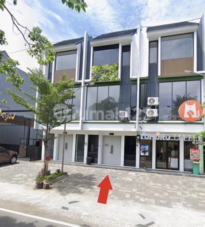 Ruko Strategis di Pinggir Jalan Ramai Cocok untuk Usaha