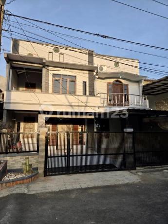 Exclusive House in the Heart of Bekasi City with Strategic Access and Environment