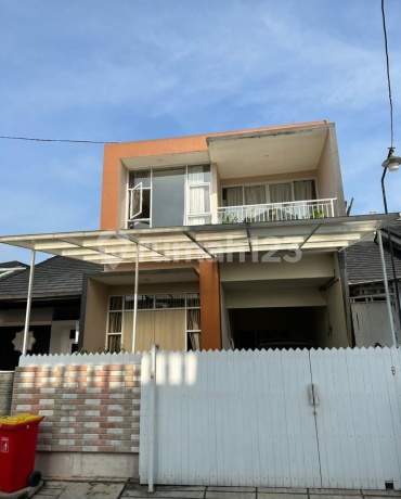 For Sale Semi-Furnished 4-Bedroom House in Villa Rizki Ilhami Tangerang For Sale Semi-Furnished 4-Bedroom House in Villa Rizki Ilhami Tangerang