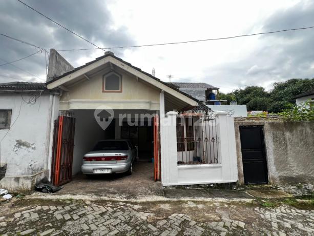 Rumah Tua 3 Kamar di Jatinangor Dekat Alun-Alun & Tol