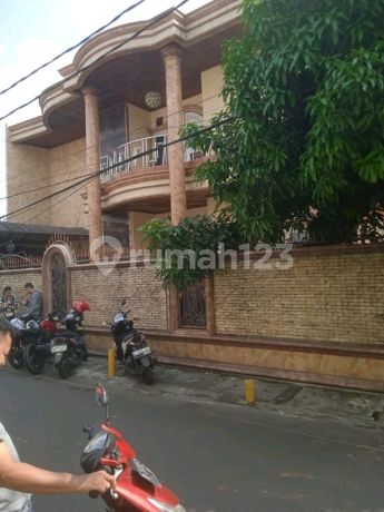 Di Jual Rumah 2 Lantai di Buaran 3