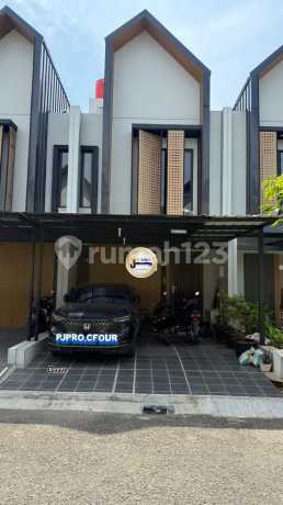 Rumah Bagus 3 Lt. di Jakarta Garden City