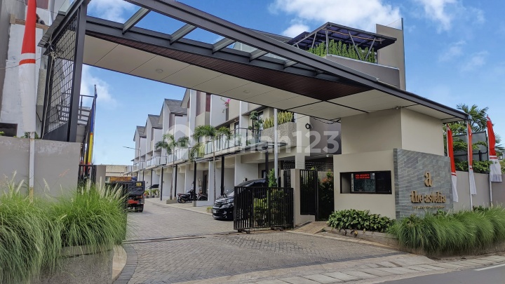 Ready-to-Occupy House in Bintaro 10 Mall Xchange