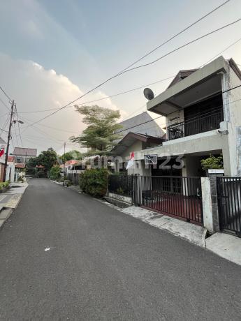 Rumah SHM di Jl. Palapa V No.16a, Pasar Minggu, Pasar Minggu, Kota Jakarta Selatan, Dki Jakarta, Indonesia, 12520, Pejaten