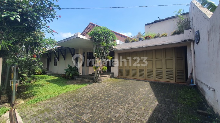 Rumah Besar Siap Huni Parkiran Luas Muat Banyak Mobil Rumah Besar Siap Huni Parkiran Luas Muat Banyak Mobil