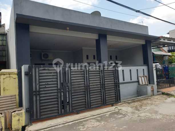 Dijual Rumah Rapi di Titian Kencana Bekasi ( Evi)