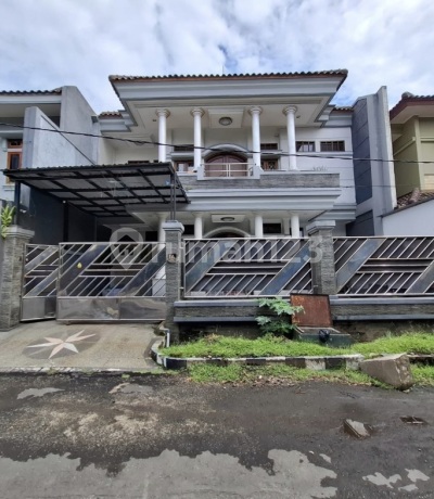 Jual/ Sewa Rumah Eropa 2 Lantai