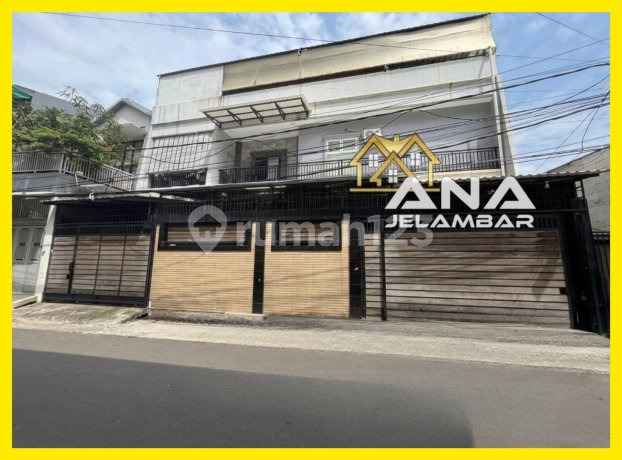 Ana 3-story House Area 15x20m Strategic Location Comfortable Environment In Jelambar - * Good Deal !!*