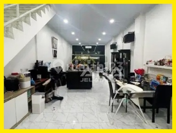 Ana Rumah Furnish 4Lt Luas 5X20m Hadap Selatan Jln 2.Mobil di Jelambar - * Good- Deal !!*