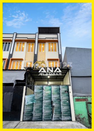This shophouse is 3.5 floors, 100m2 land area, located near the main road in Jelambar - * Good Deal !!*