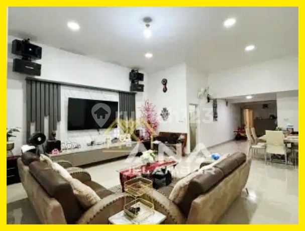 Ana House 2 Floors Area 10.5X21m2, Suitable for Business and Living in Jelambar - * Good Deal !!*