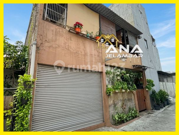 Ana Rumah 2Lt Luas 7.7X17m2 Jln 2 Mobil Bebasbanjir di Jelambar - * Good- Deal !!*