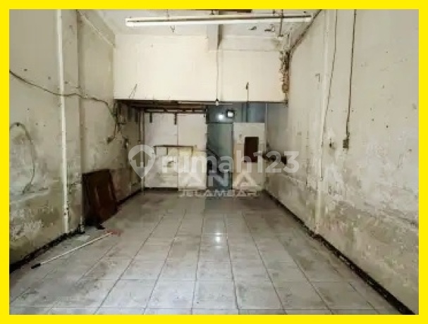 Ana Rumah Murah 3Lt Luas 4X14m Jalan 1 Mobil di Jelambar - * Good- Deal !!* Ana Rumah Murah 3Lt Luas 4X14m Jalan 1 Mobil di Jelambar - * Good- Deal !!*