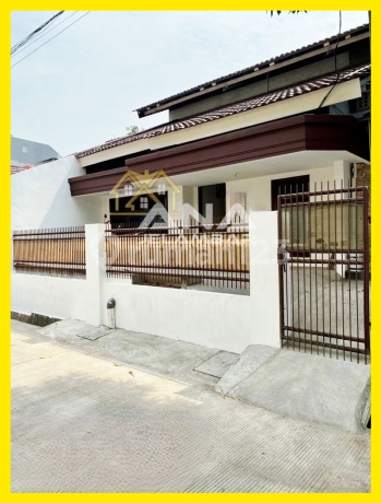 Ana Boarding House 1.5F Area 9x15m2 Cheap 8Rms, 8Bths Suitable Investment 2 Car Road Facing South in Jelambar - *Good Deal!!*