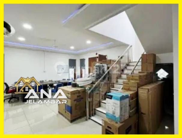 Ana Rumah Hoek 2.25Lt Luas 13X14m2 Lokasi Tenang di Jelambar - * Good- Deal !!*