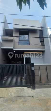 Dijual - Rumah 2 Lantai Siap Huni di Pesona Karawaci, Legok