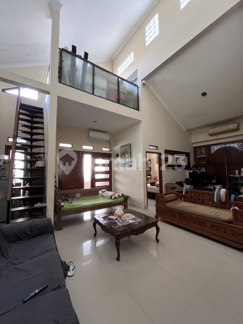 Rumah Impian Keluarga, 2 Lantai, 3Km, Bernuansa Tropis yang Sejuk Rumah Impian Keluarga, 2 Lantai, 3Km, Bernuansa Tropis yang Sejuk