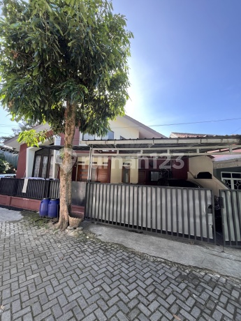 Rumah Impian Keluarga, 2 Lantai, 3Km, Bernuansa Tropis yang Sejuk Rumah Impian Keluarga, 2 Lantai, 3Km, Bernuansa Tropis yang Sejuk