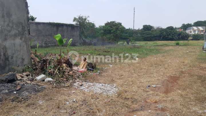 Tanah yang Sangat Strategis di Pinggir Jalan Tanah yang Sangat Strategis di Pinggir Jalan