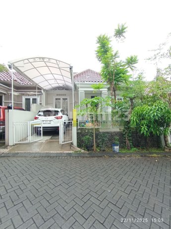 Ready-to-Occupy House Comfortable Environment Riverside Malang City