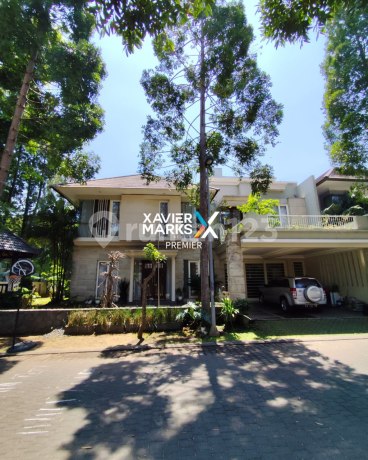 Large 3-Story House with Rooftop Area, Riverside Malang