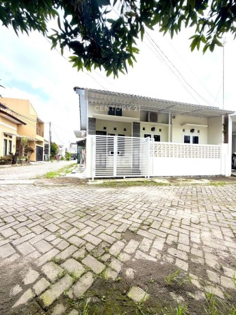 Hunian Bagus Furnish Hook Golden Paradise