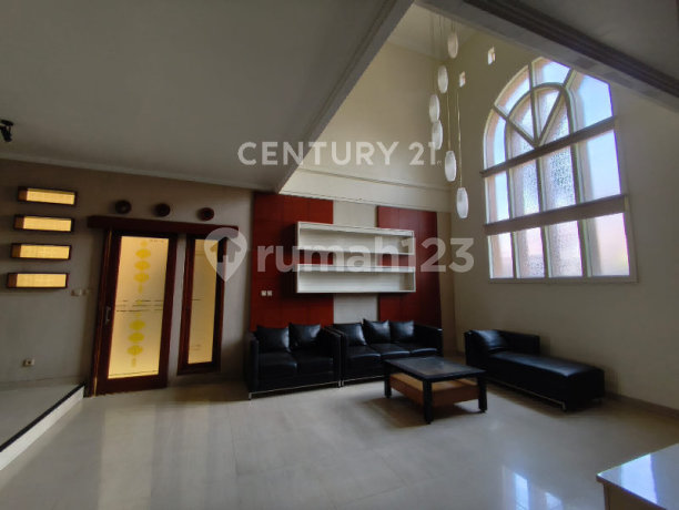 Rumah Mewah dan Strategis di Taman Kopo Indah 3