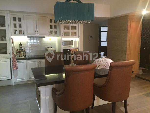 Conjoint Unit Mewah 4Br di Verde One - Rare Listing di Kuningan