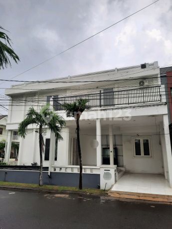 Rumah Hoek 2 Lantai Sudah Renovasi di Harapan.indah 2 Bekasi