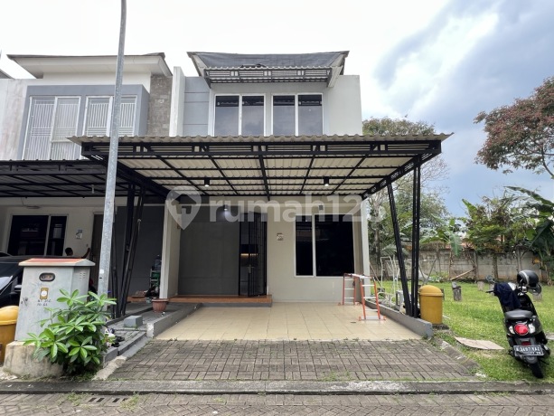 Dijual Full Furnished Rumah Hoek 2 Lt. 3+1 Kamar Dijual Full Furnished Rumah Hoek 2 Lt. 3+1 Kamar