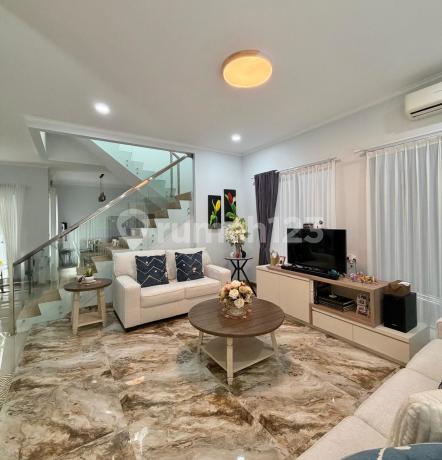 Rumah Modern Minimalis Full Furnish dengan Akses Kaca di Sentul Rumah Modern Minimalis Full Furnish dengan Akses Kaca di Sentul