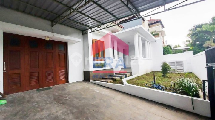 Rumah Eksklusif di Cluster Favorit Araya Rumah Eksklusif di Cluster Favorit Araya