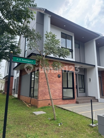Siap Huni!! Rumah Hook di Sebelah Mall The Park Sawangan, Cuma 10 Menit ke Tol Pamulang