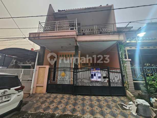 Rumah 2 Lantai di Duta Bumi 3 Harapan Indah Bekasi