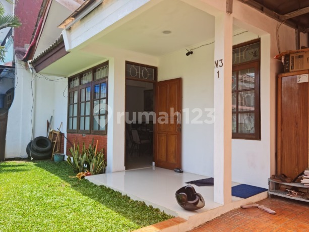 Comfortable Residence with 4 Bedrooms 2 Bathrooms, Strategic Location in Pamulang Permi Baru Comfortable Residence with 4 Bedrooms 2 Bathrooms, Strategic Location in Pamulang Permi Baru