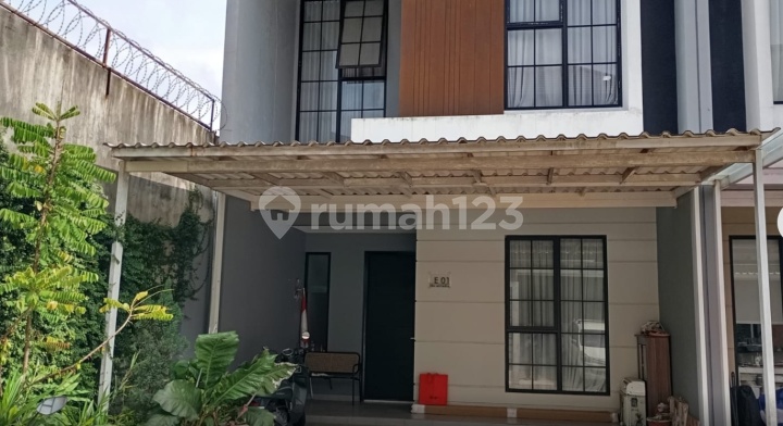 For Sale House in The Arcadia Bintaro Housing Complex, South Tangerang