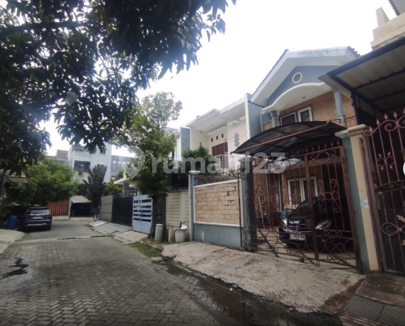 2-Storey House in Grisenda Bagus Complex in Penjaringan with SHM