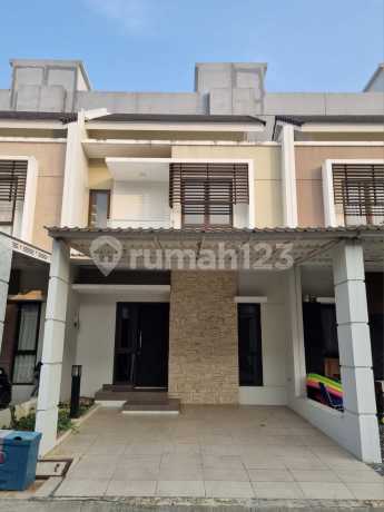For Sale 2-Story House Summarecon Bekasi Semi-furnished