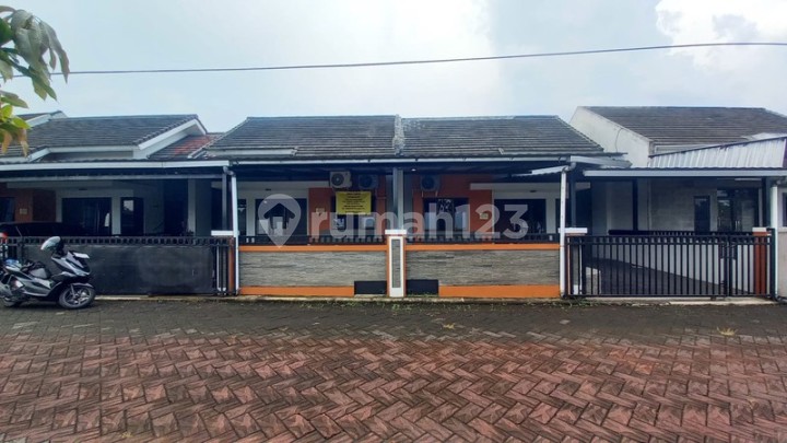 Hunian 2 Kavling Jadi Satu Rumah Semi-Furnished di Pondok Permai Kasihan Siap Huni & Strategis. Hunian 2 Kavling Jadi Satu Rumah Semi-Furnished di Pondok Permai Kasihan Siap Huni & Strategis.