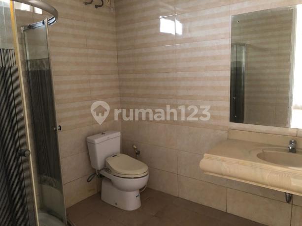 Bebas Banjir, Rumah, 2 Lantai, Siap Huni