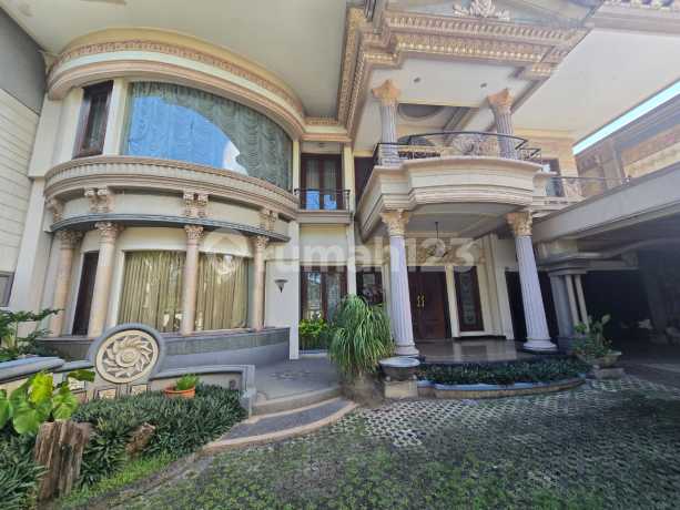 Rumah Mewah Bintang Diponggo Surabaya Siap Huni