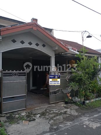 Dijual Rumah Satu Setengah Lantai di Taman Pondok Jati, Sidoarjo