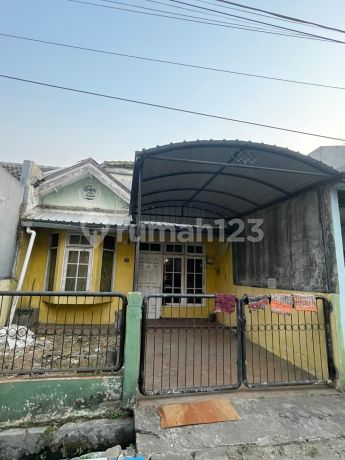 For Sale: House in Gading Fajar, Sidoarjo