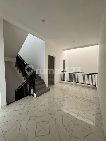Dijual Rmh Minimalis Modern Janur Kuning, Kelapa Gading